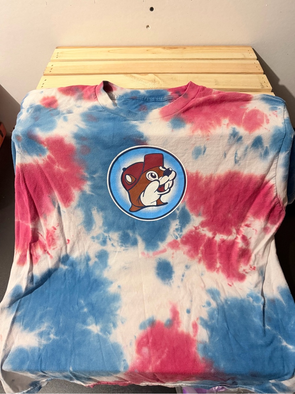 Bucees Tie-Dye Short Sleeve Tee with Cartoon Beaver Graphic - Red, Blue & White